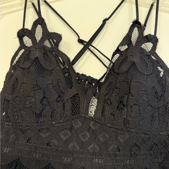 Zenana Outfitters Black Lace Crochet Cami - Picture 2 of 7